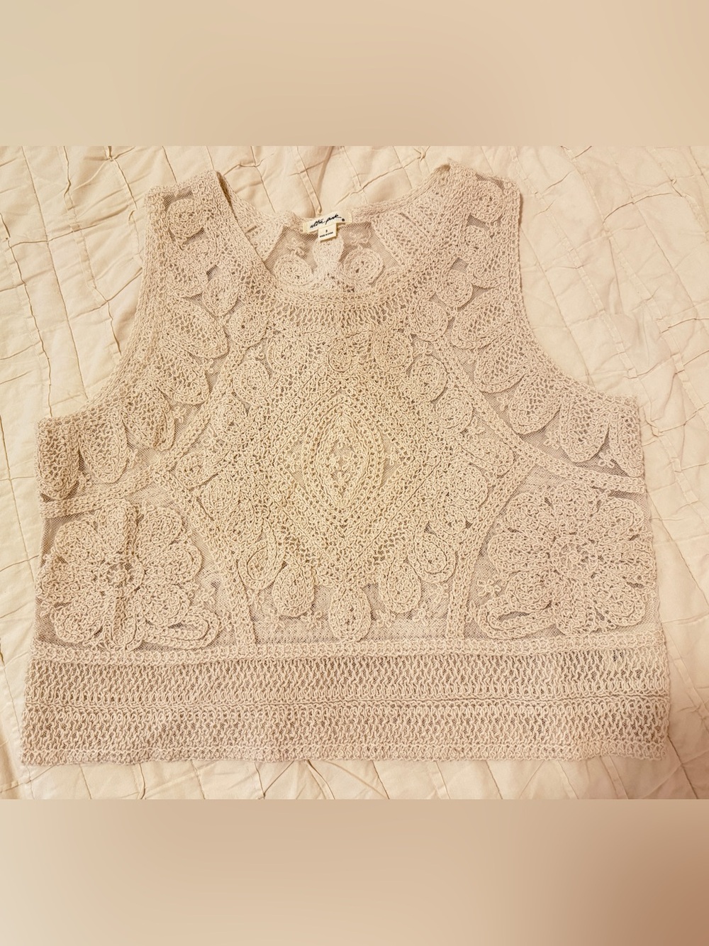 Beautiful Ultra Pink Crochet Lace Sleeveless Tank Top in Cream Size S - Picture 5 of 10